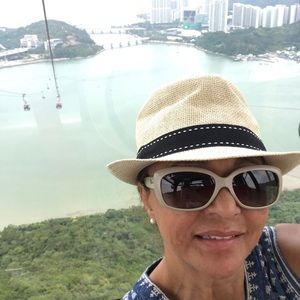 Meet your Posher, Ana